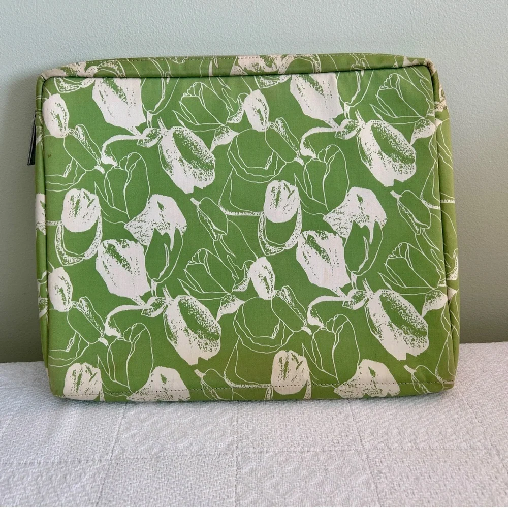 Talene Reilly Vintage Y2K Laptop Sleeve, Green & White Abstract Floral